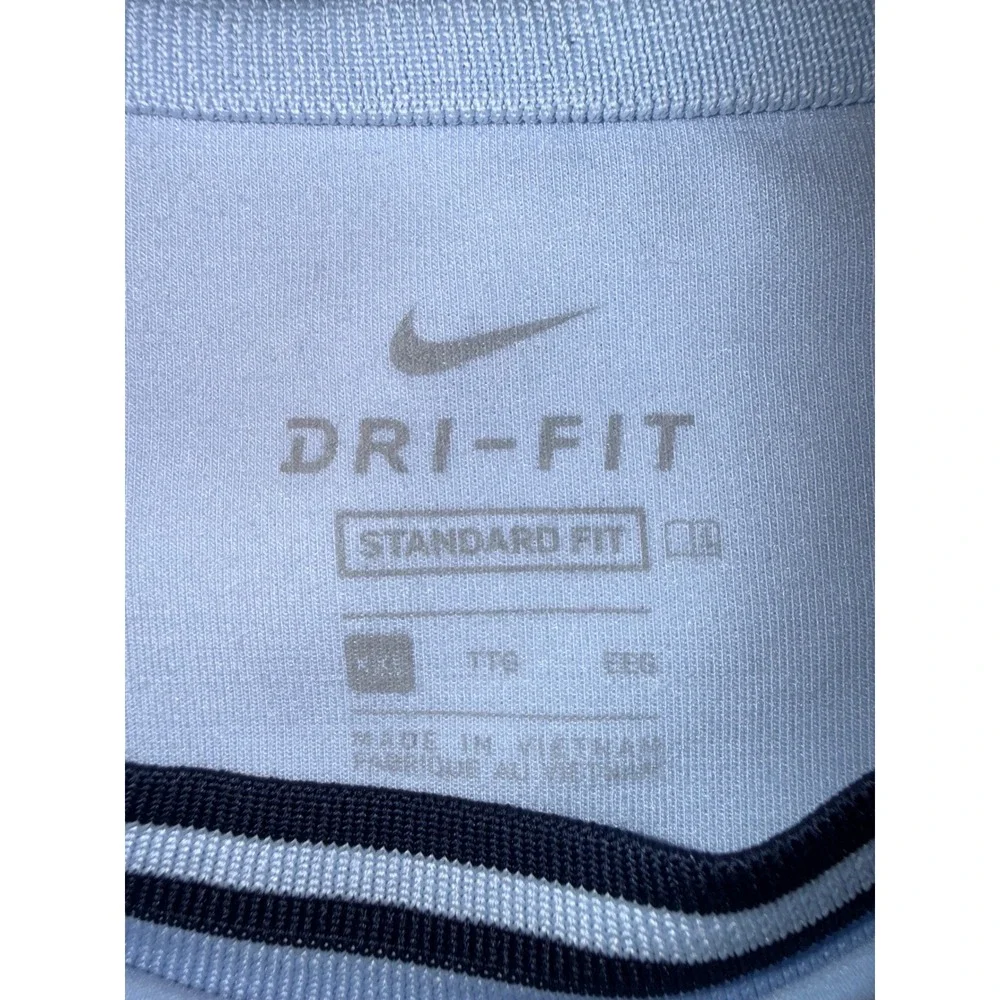 Nike Dri-FIT Mens 2XL Light Blue Long Sleeve Training Shirt Sweatshirt Golf Crew
